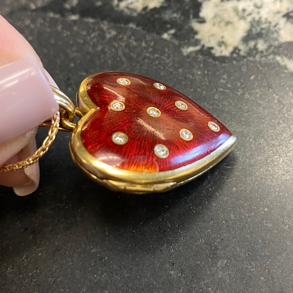 Diamond Lacquered Heart Locket - Picture 6 of 7